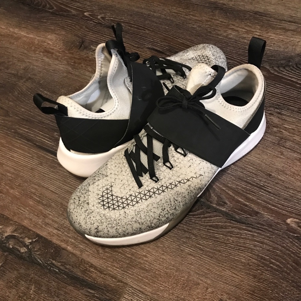 Nike Zoom Strong Tennis Shoes